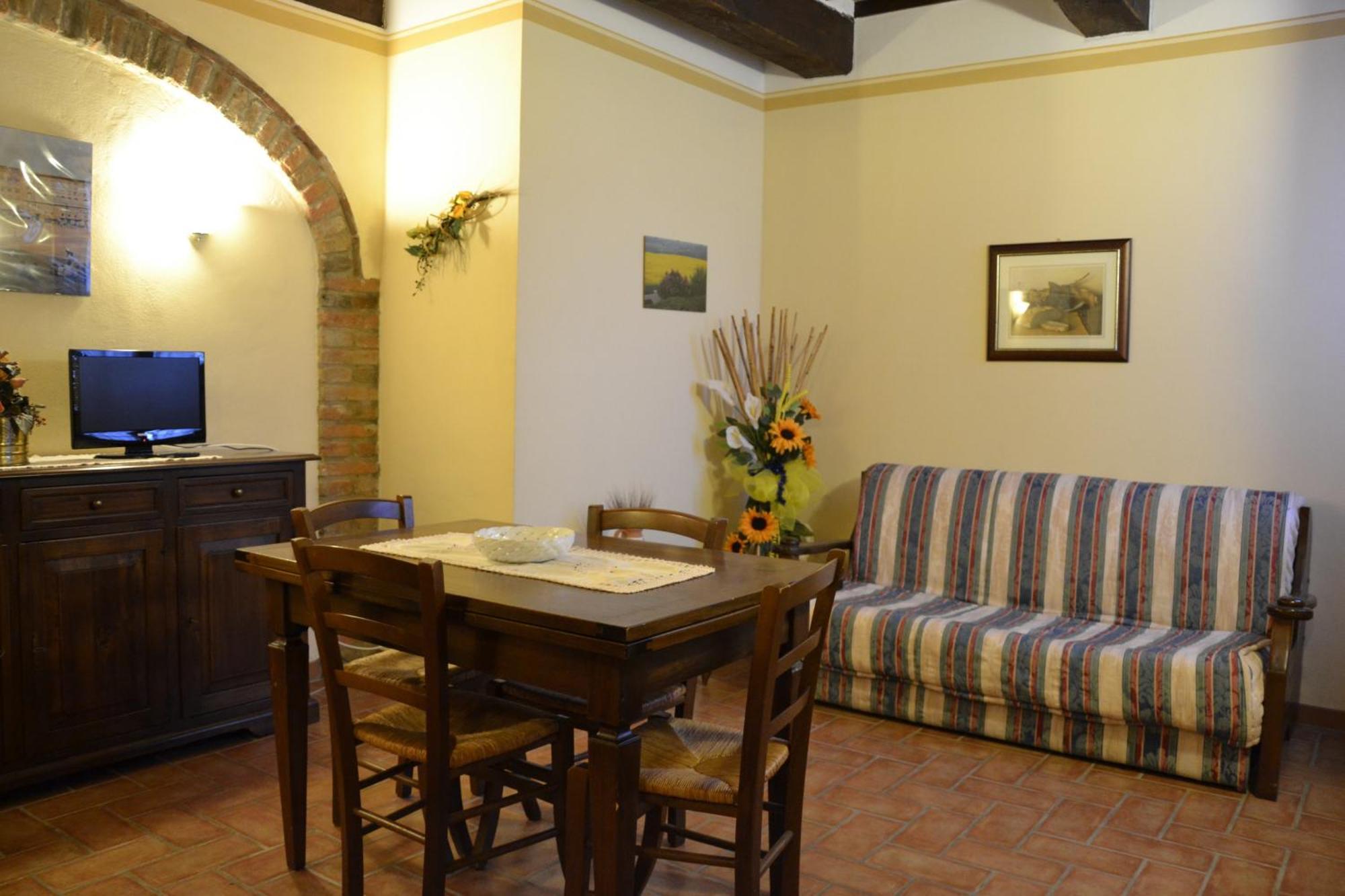Agriturismo Sanguineto Acquaviva  Buitenkant foto