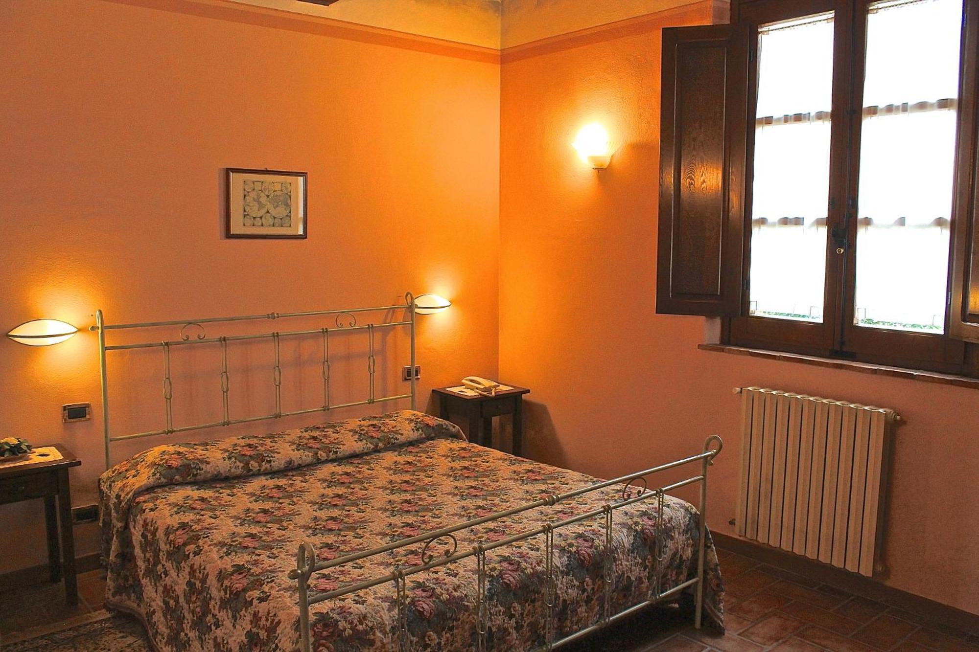 Agriturismo Sanguineto Acquaviva  Buitenkant foto