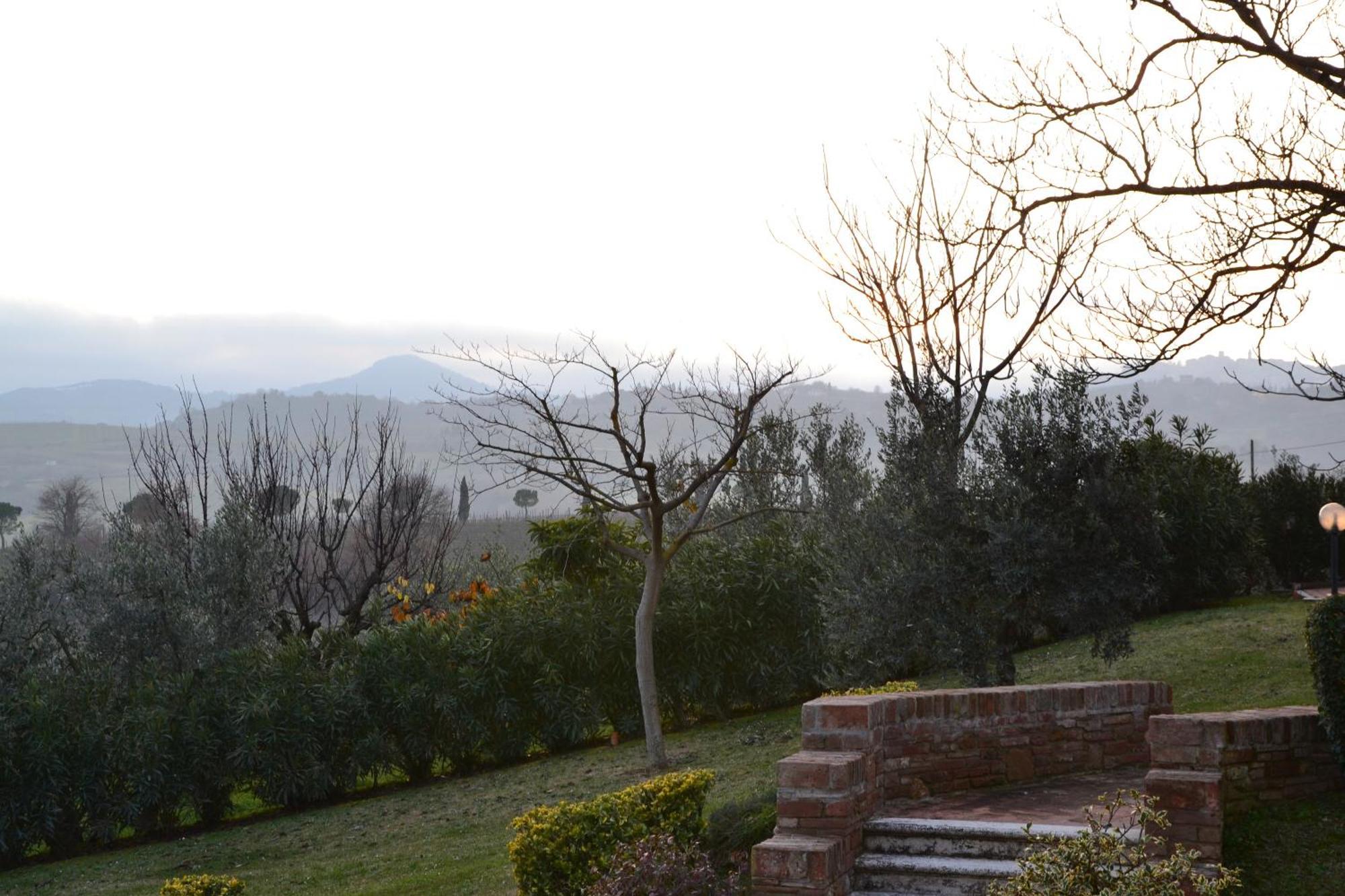 Agriturismo Sanguineto Acquaviva  Buitenkant foto