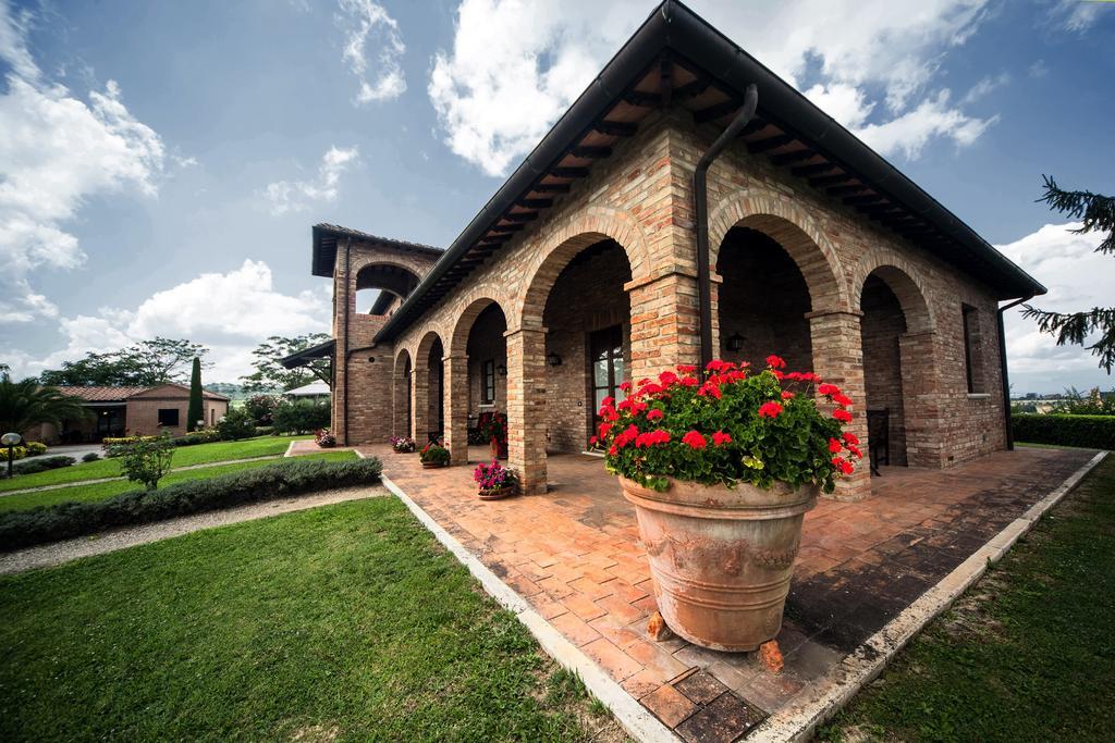 Agriturismo Sanguineto Acquaviva  Buitenkant foto