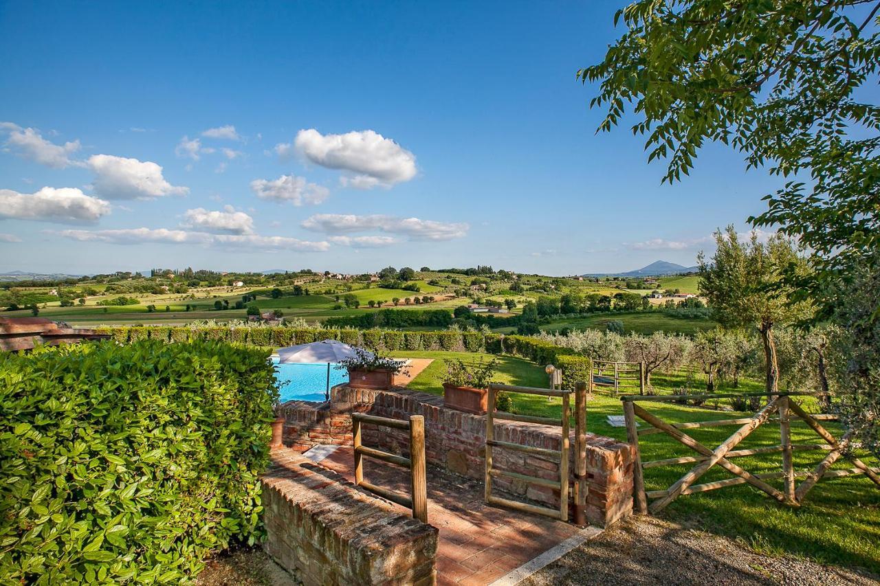Agriturismo Sanguineto Acquaviva  Buitenkant foto